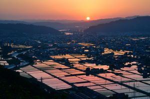 鳴倉山より夕日（星義廣氏撮影）