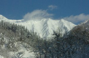 雪守門