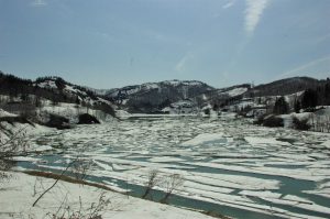 絶景雪流れ